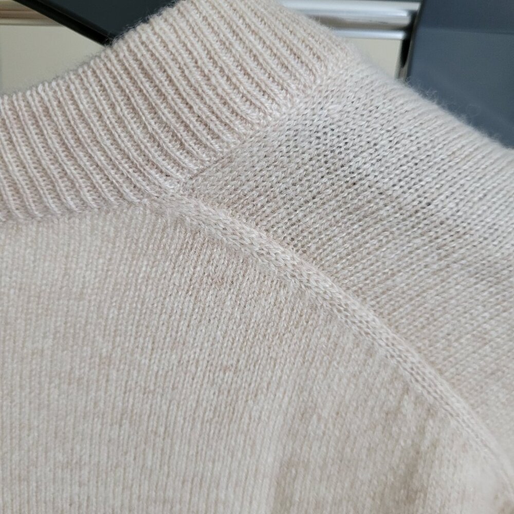 Jenni Kayne Flynn V-Neck Cashmere Sweater in Light Oatmeal - Picture 8 of 15
